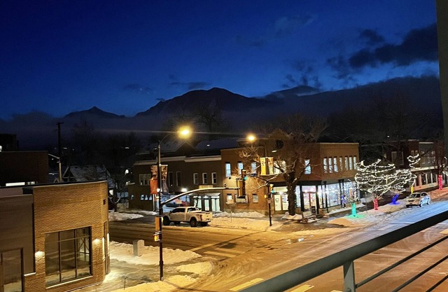 2-Bdrm 2-Bath Luxury Loft on Pearl St & 20th w/Flatirons Views
