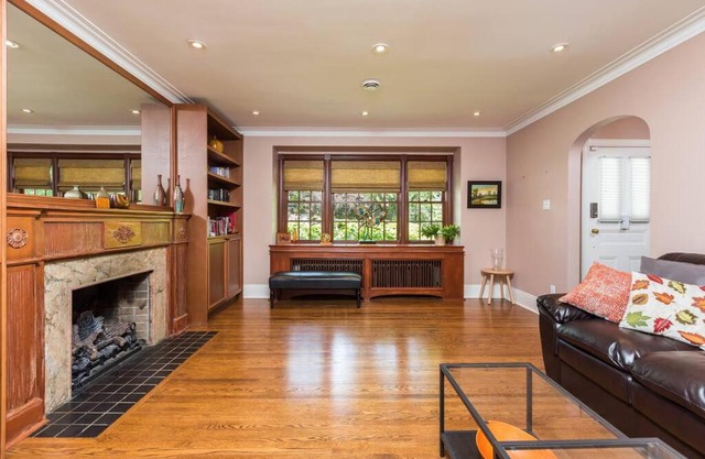 2-BDRM Private Suit - Sunnylea Prime -The Kingsway