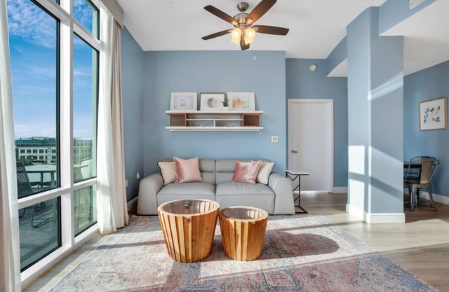 2 Bdrm Penthouse with Billiards