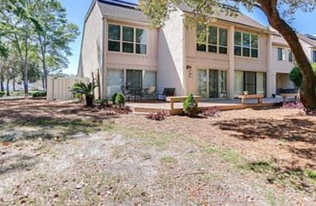 2 Bdrm Villa 2 full bathrooms. Two queen beds Bdrm 1. One king bed bdrm 2.