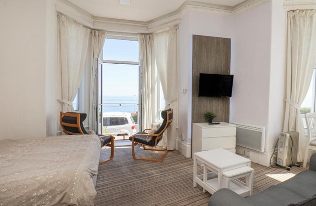 2 Beach View Beaconsfield House