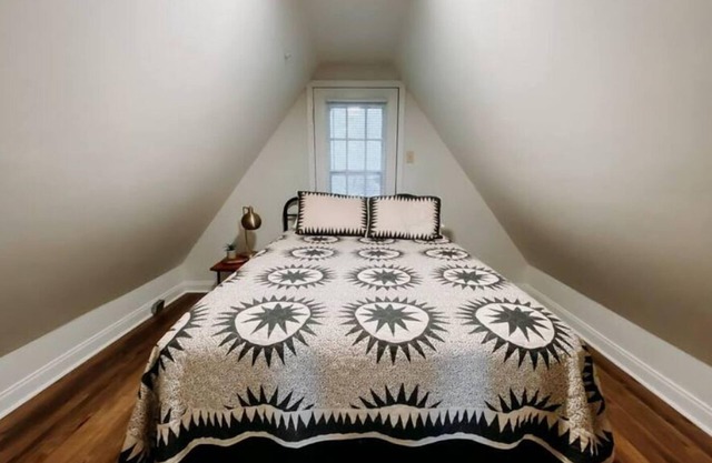 2 Bed, 1 Bath A-Frame Cabin by Cave Run Lake