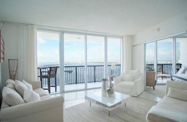 2 bed / 2 bath Bay View Condo with Wrap Around Balcony