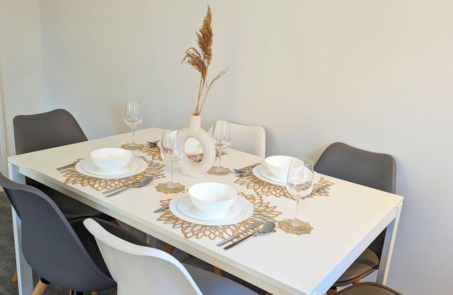 2 bed 2 bath maisonette in Colchester (sleeps 5)