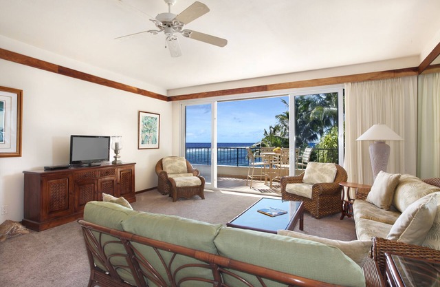 2-Bed/2-Bath Oceanfront Condo Suite