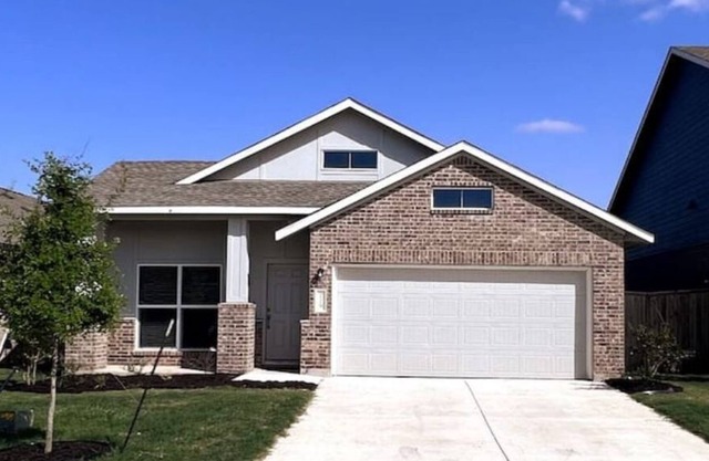 2 Bed 2 Bath, Pet Friendly 4 minutes to food/shops