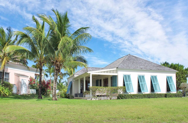 2 Bed 2 Bath Waterfront House located in Schooner Bay, Abaco