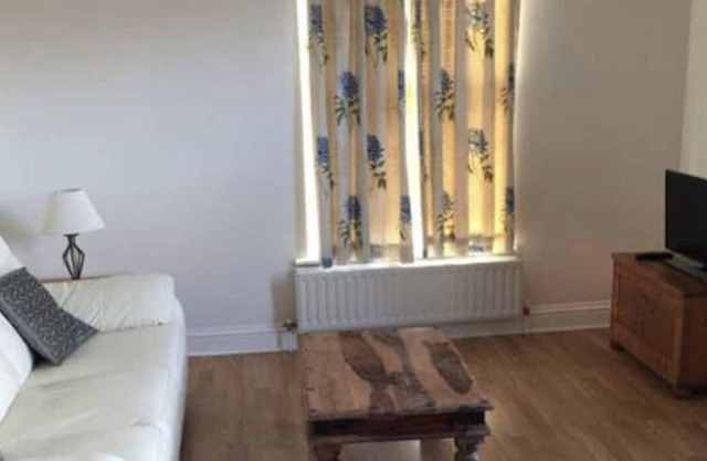 2 bed 2 bath Wimbledon apartment