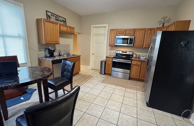 2-bed apartment/Downtown Columbus/parking/WiFi/LOCATION! LOCATION!