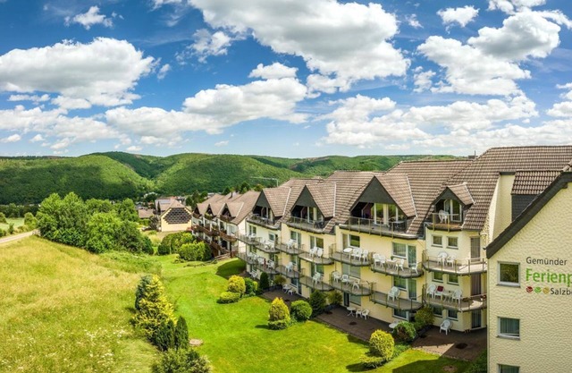 2-bed apartment with balcony and view - Gemünder Ferienpark Salzberg