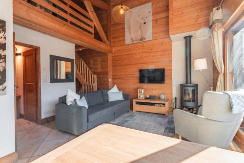 2 bed Chalet, sleeps 5 with shared pool - Morzine