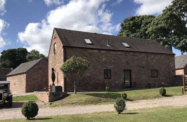 Classy 2 Bed Peak District Barn Conversion