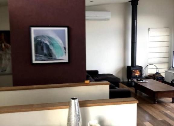 2 Bed Coastal Getaway - Walking distance to beach