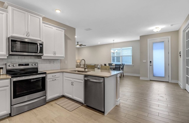 2 Bed + Den, 2 Bath Villa