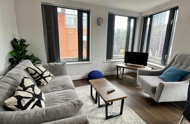 2 Bed Flat Near Deansgate