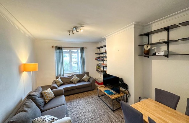 2 Bed Flat - short walk from Brent Cross Station