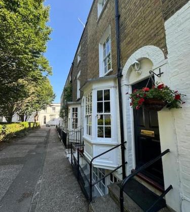 2 Bed Georgian cottage, Ramsgate