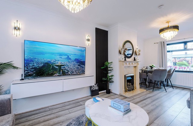 2 Bed House | St Helens | Near Liverpool | Smart TV | Games | Netflix