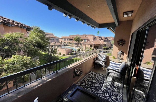 2 Bed Pool View Paradise in Desert Ridge w/ Garage