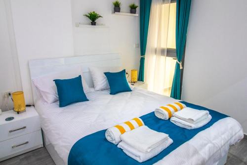 2 Bed Resort Apt-Sleeps 4-Balcony-Hotel Services