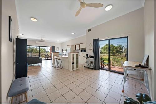 2 bed room unit moments from The Beach