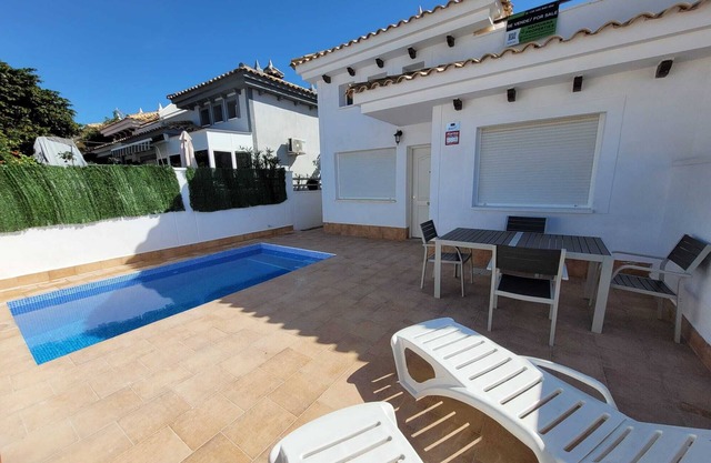 Casa adosada con piscina privada y solarium en Sucina