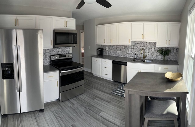 Newly remodeled 2 bedroom, close to Wi State Fair & Downtown Milwaukee and more.