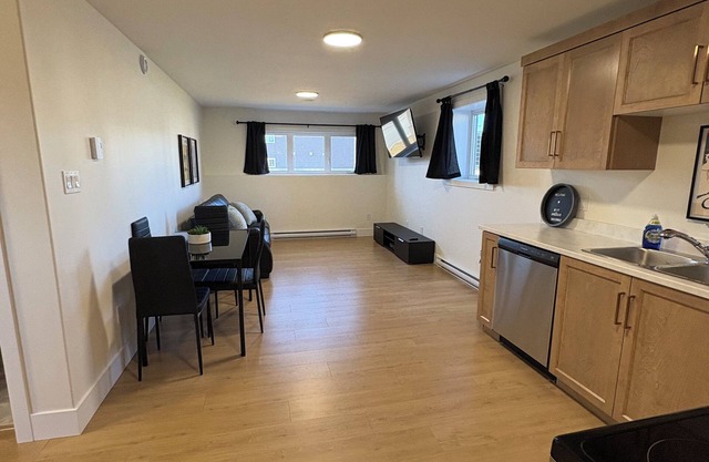 2 bedroom 1 bathroom apartment in kenmount terrace with private driveway