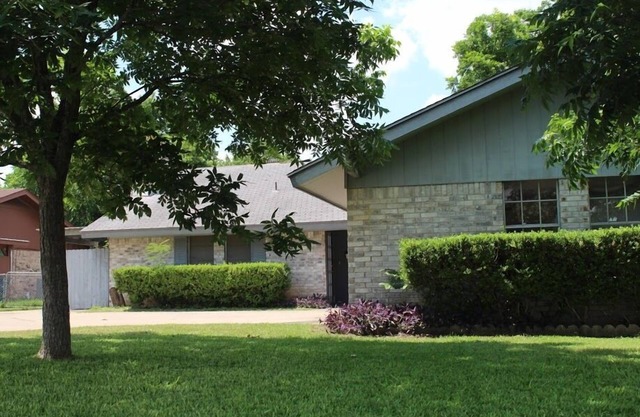 Duplex de 2 dormitorios y 1 baño ubicado en el centro de Austin