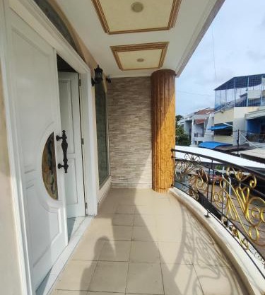 2 bedroom, 1 kitchen