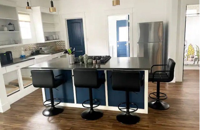 2 Bedroom 2 Bath Home in Center of San Antonio!