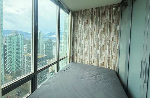 2 Bedroom 2 Bath In Downtown Vancouver
