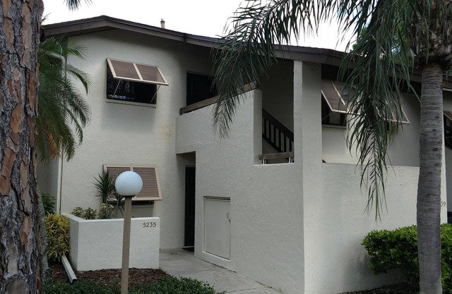 2 Bedroom 2 Bathroom Condo with Lovely Lanai overlooking the 16th hole with two lakes