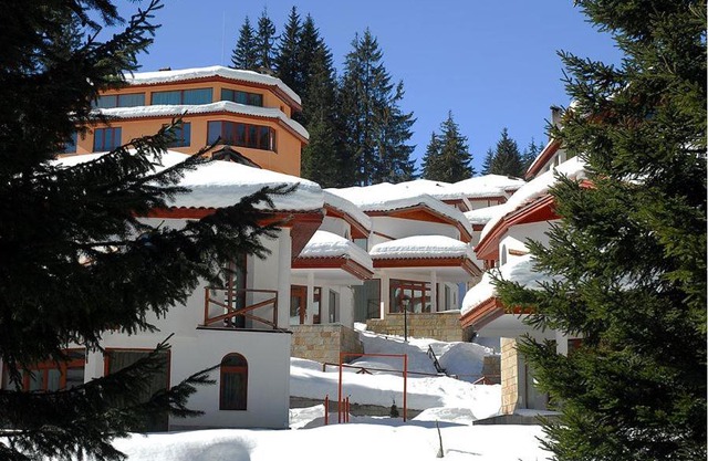 2 bedroom, 2 showeroom Villa suitable for a family skication and remote working