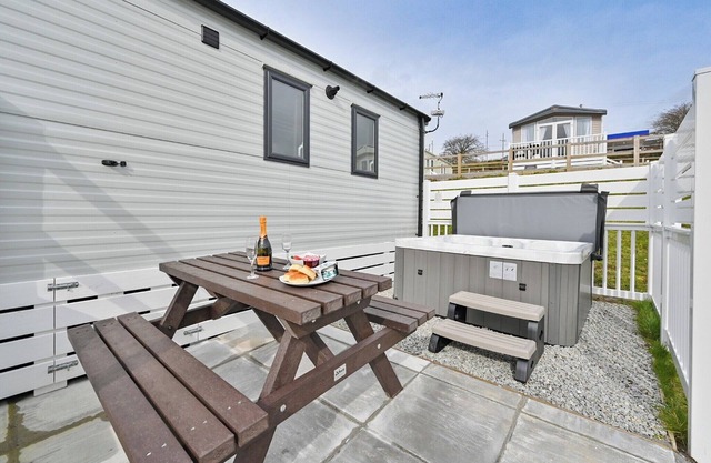 2 bedroom accommodation in St Ann’s Chapel, Callington