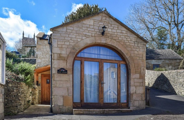 A unique escape nestled within the popular village of Blockley.