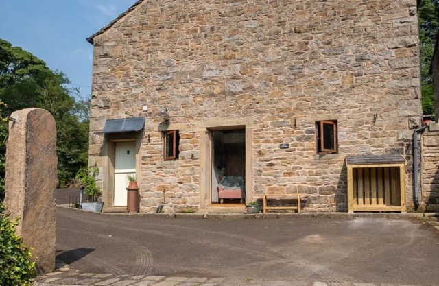 2 bedroom accommodation in Hayfield, near High Peak