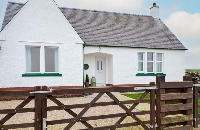 2 bedroom accommodation in Newton Stewart, nr Whithorn
