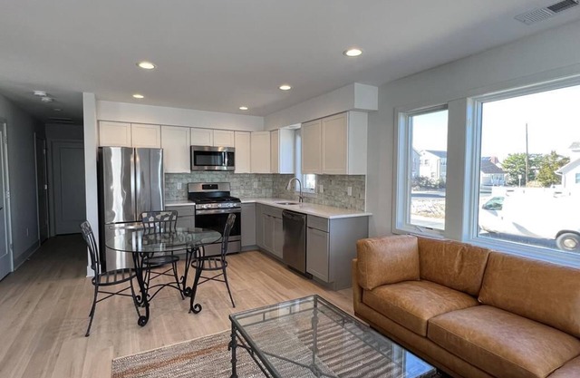 2 bedroom accommodation in Brighton Beach