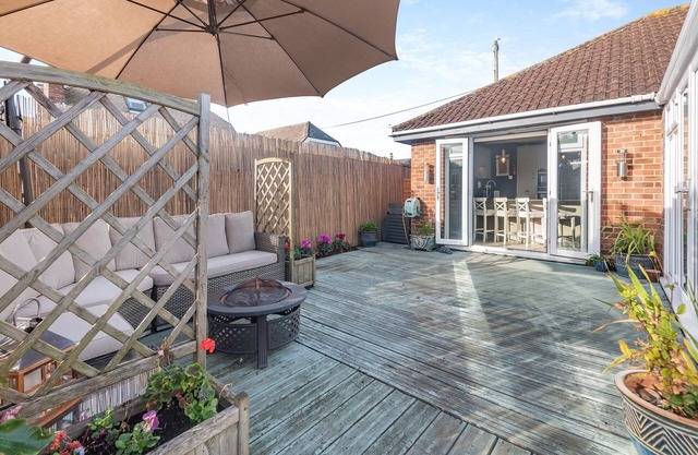 2 bedroom accommodation in Hayling Island