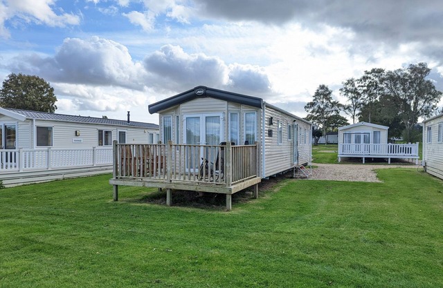 2 bedroom accommodation in Oulton Broad
