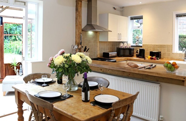 2 bedroom accommodation in Crowborough