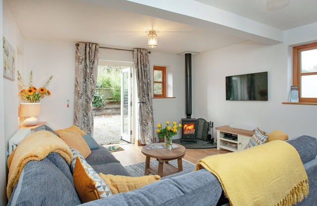 2 bedroom accommodation in Sticklepath, near Okehampton