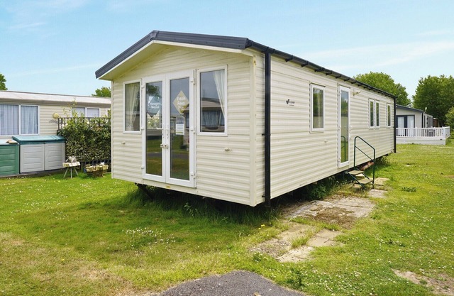 2 bedroom accommodation in New Romney