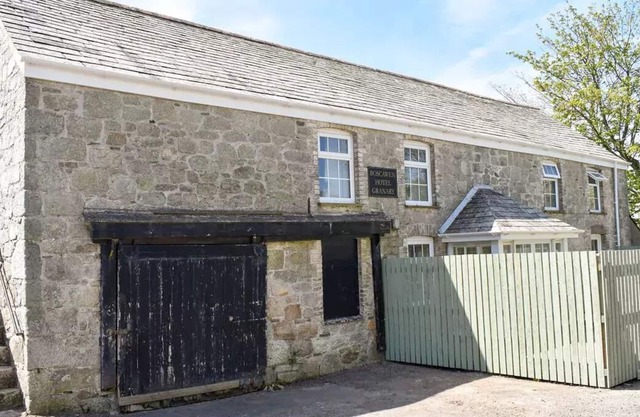 2 bedroom accommodation in St Dennis, near St Columb Major