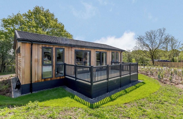 2 bedroom accommodation in Snitterfield, Stratford Upon Avon