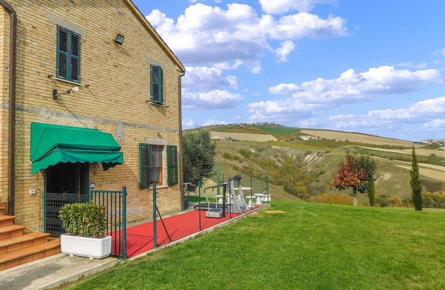 Alojamiento de 2 habitaciones en Cossignano
