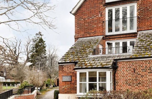 2 bedroom accommodation in Abingdon-on-Thames, near Oxford