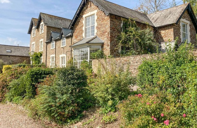 2 bedroom accommodation in Northam, near Westward Ho!