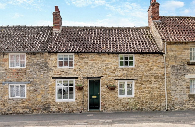 A delightfully unique cottage set in the beautiful town of Helmsley.